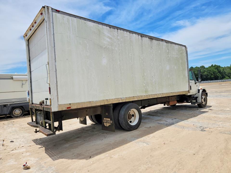 56071606 :رقم المزاد ، 1HTMMAAM02H506612 vin ، 2002 International 4300 مزاد بيع
