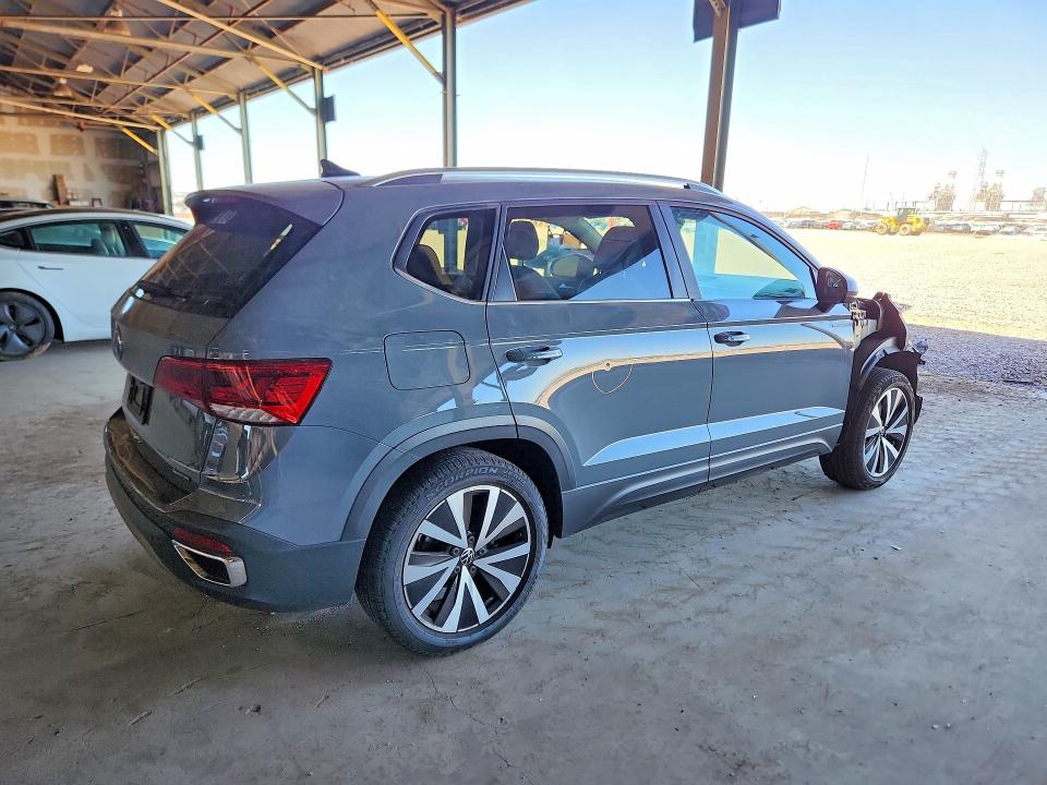 Продаж на аукціоні авто 2022 Volkswagen Taos, vin: 3VVPX7B2XNM097814, номер лоту: 85987245