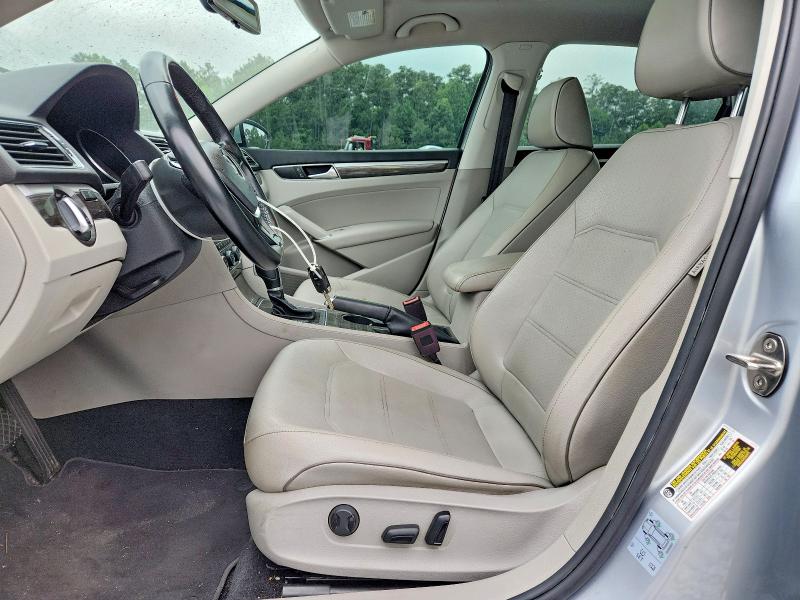55425576 :رقم المزاد ، 1VWBA7A3XJC039327 vin ، 2018 Volkswagen Passat مزاد بيع
