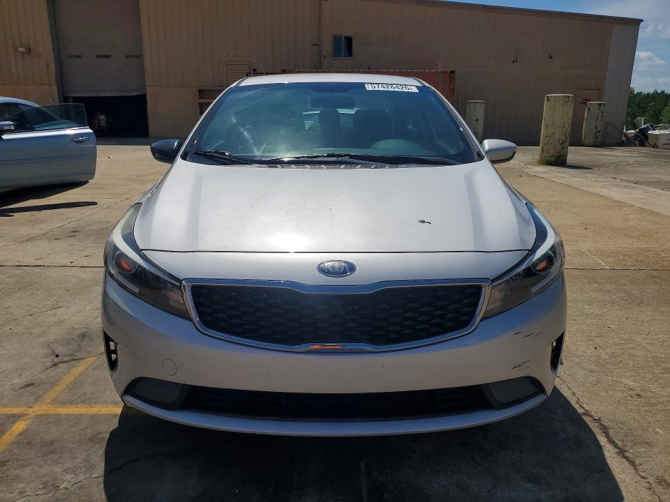 2017 Kia Forte მანქანა იყიდება აუქციონზე, vin: 3KPFK4A72HE098247, აუქციონის ნომერი: 57428426