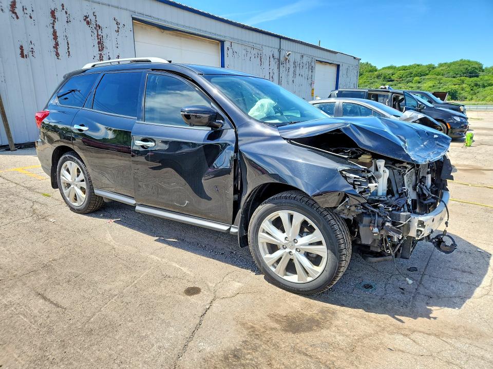 58546806 :رقم المزاد ، 5N1DR2MN8JC665748 vin ، 2018 Nissan Pathfinder مزاد بيع