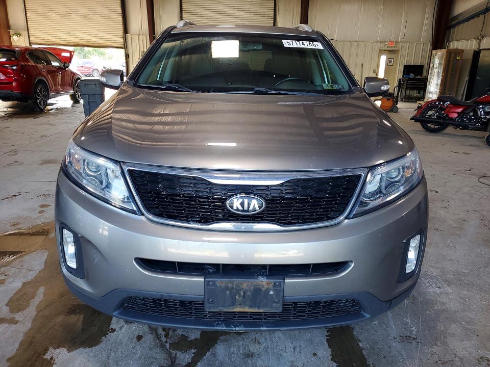 57174746 :رقم المزاد ، 5XYKTCA6XEG523127 vin ، 2014 Kia Sorento مزاد بيع