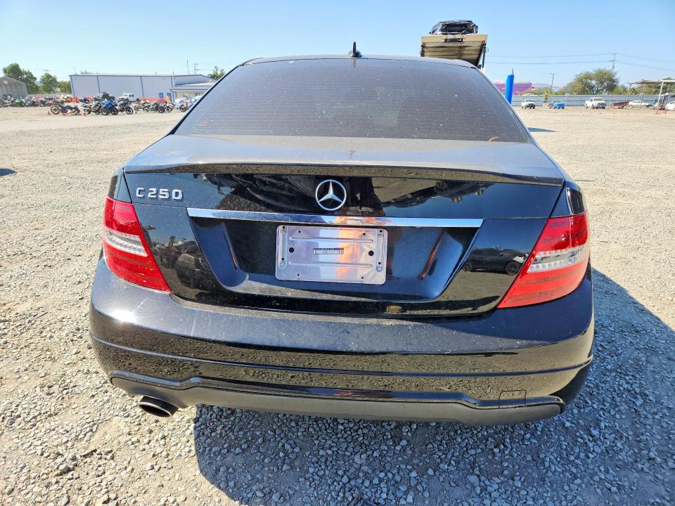 Продажа на аукционе авто 2012 Mercedes-benz C, vin: WDDGF4HB4CR221603, номер лота: 57273016