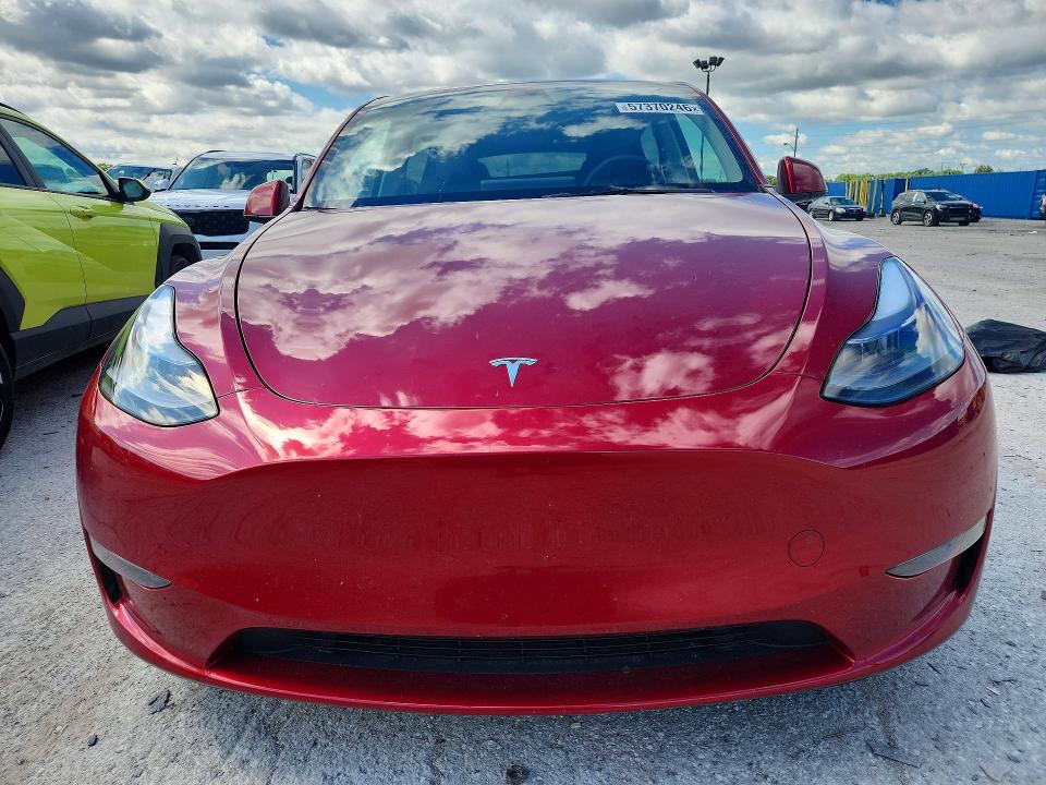 2024 Tesla Model Y მანქანა იყიდება აუქციონზე, vin: 7SAYGDED9RF102738, აუქციონის ნომერი: 57370246