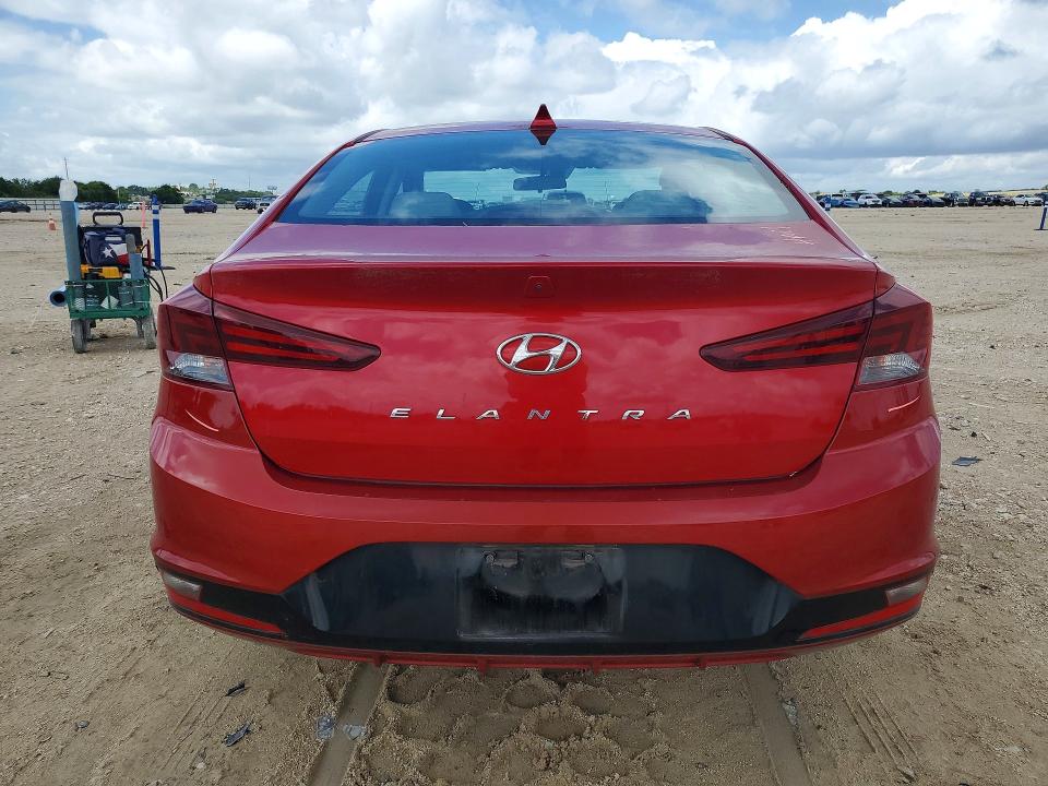 2020 Hyundai Elantra მანქანა იყიდება აუქციონზე, vin: 5NPD84LF1LH596986, აუქციონის ნომერი: 56981096