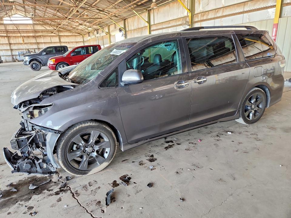 58860026 :رقم المزاد ، 5TDXK3DC7GS743079 vin ، 2016 Toyota Sienna مزاد بيع