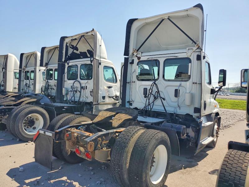 Продаж на аукціоні авто 2017 Freightliner Cascadia 113, vin: 3AKBGADV0HSJD0640, номер лоту: 54438076