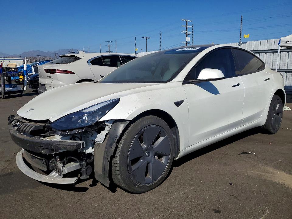 58278886 :رقم المزاد ، 5YJ3E1EA8NF352113 vin ، 2022 Tesla Model 3 مزاد بيع
