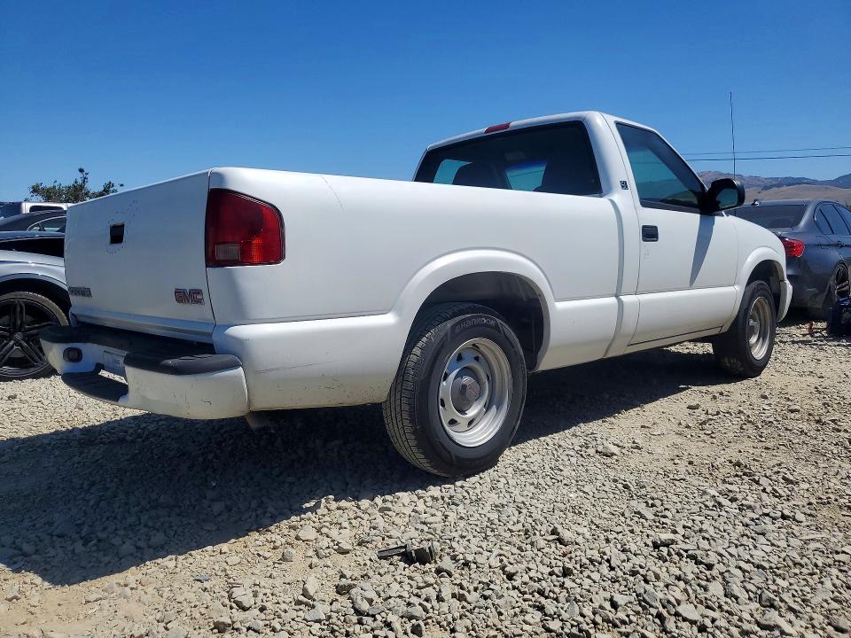 56632746 :رقم المزاد ، 1GTCS14HX38215727 vin ، 2003 Gmc Sonoma مزاد بيع