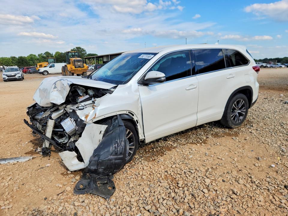 56272496 :رقم المزاد ، 5TDZZRFH1JS248951 vin ، 2018 Toyota Highlander مزاد بيع