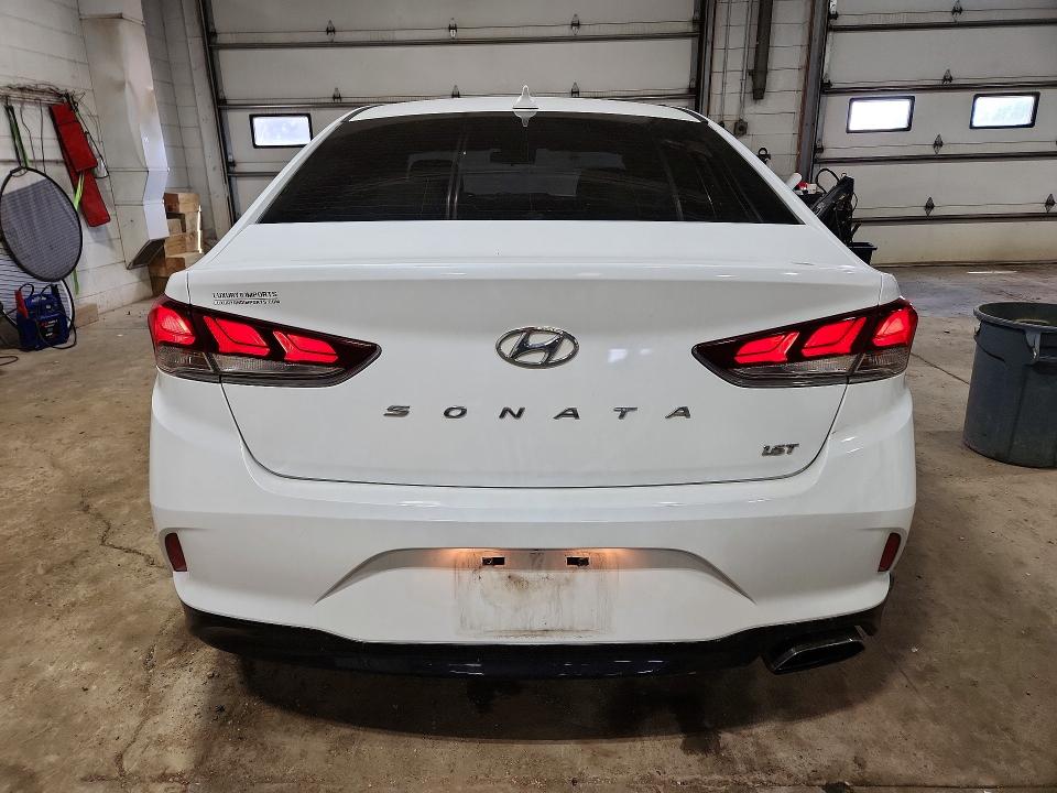 56323326 :رقم المزاد ، 5NPE24AA0JH680646 vin ، 2018 Hyundai Sonata مزاد بيع