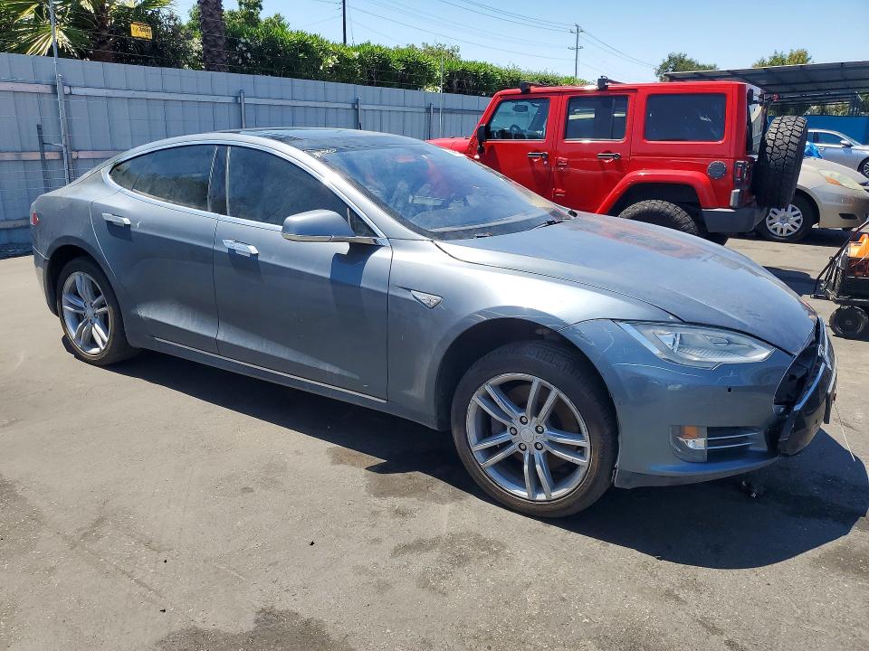 58943336 :رقم المزاد ، 5YJSA1CP4DFP23684 vin ، 2013 Tesla Model S مزاد بيع