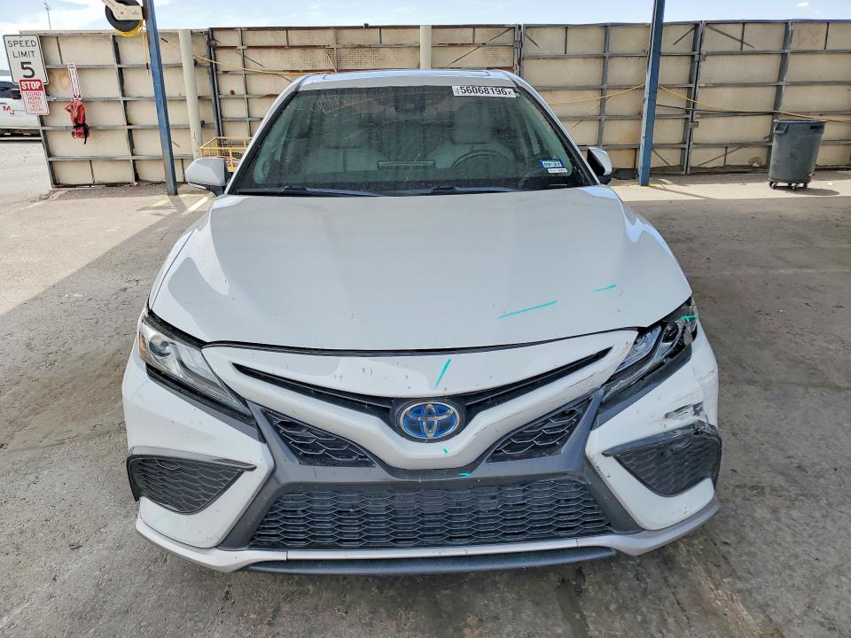 56068196 :رقم المزاد ، 4T1K31AK6NU033201 vin ، 2022 Toyota Camry مزاد بيع