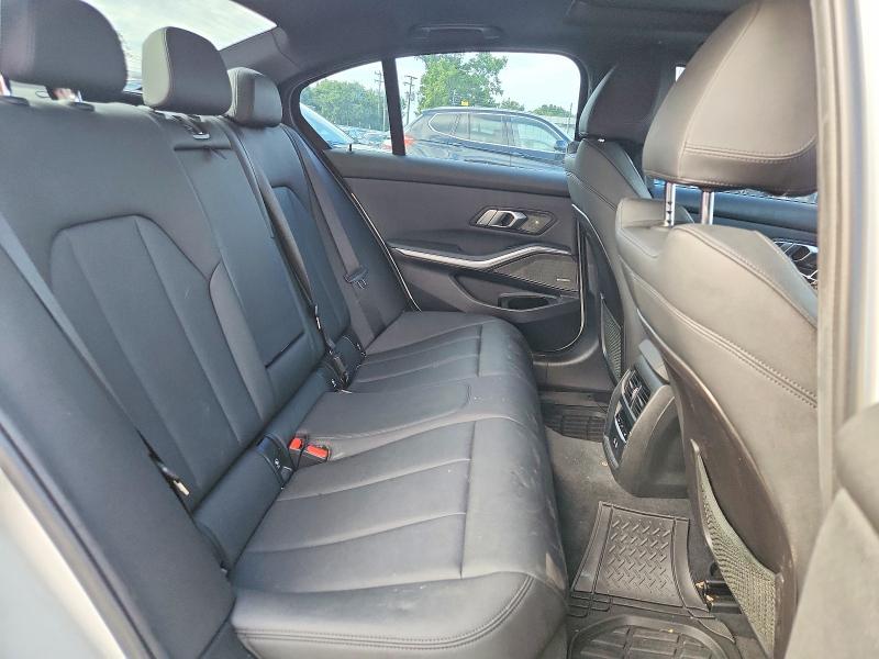 57200706 :رقم المزاد ، 3MW5R1J00M8B71386 vin ، 2021 Bmw 330i مزاد بيع
