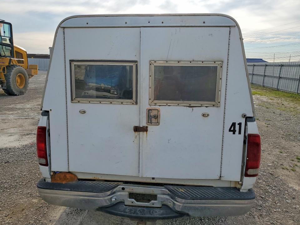 58271586 :رقم المزاد ، 1FTRX17W8XNA62505 vin ، 1999 Ford F150 مزاد بيع