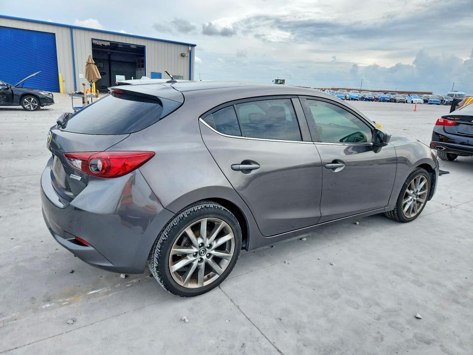 Продажа на аукционе авто 2018 Mazda 3, vin: 3MZBN1L30JM180100, номер лота: 56437826