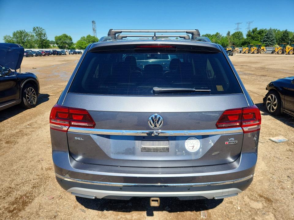 56371386 :رقم المزاد ، 1V2MR2CA1JC514932 vin ، 2018 Volkswagen Atlas مزاد بيع
