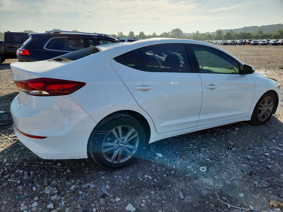 58614876 :رقم المزاد ، 5NPD84LF3JH236244 vin ، 2018 Hyundai Elantra مزاد بيع