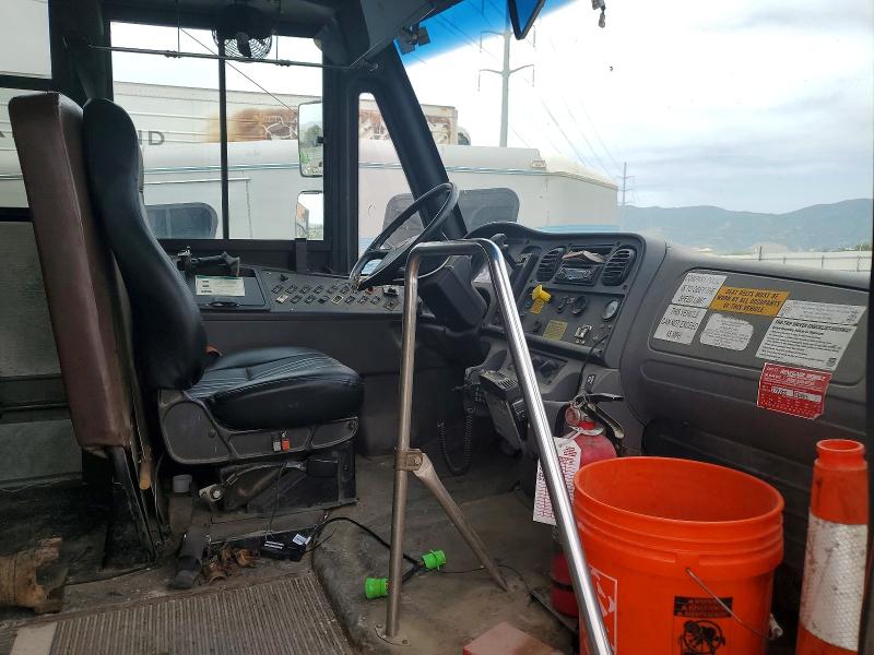 57269866 :رقم المزاد ، 4UZABRDT4GCGY2248 vin ، 2016 Freightliner Chassis مزاد بيع