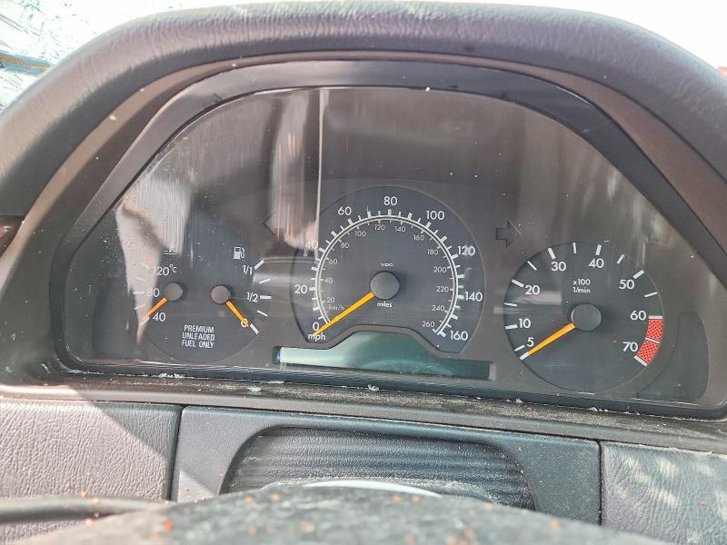 57754886 :رقم المزاد ، WDBJF82F2WX007808 vin ، 1998 Mercedes-benz E-class E320 مزاد بيع