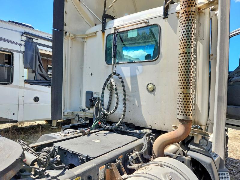 57911536 :رقم المزاد ، 1XKYA48XXGJ119238 vin ، 2016 Kenworth Construction مزاد بيع