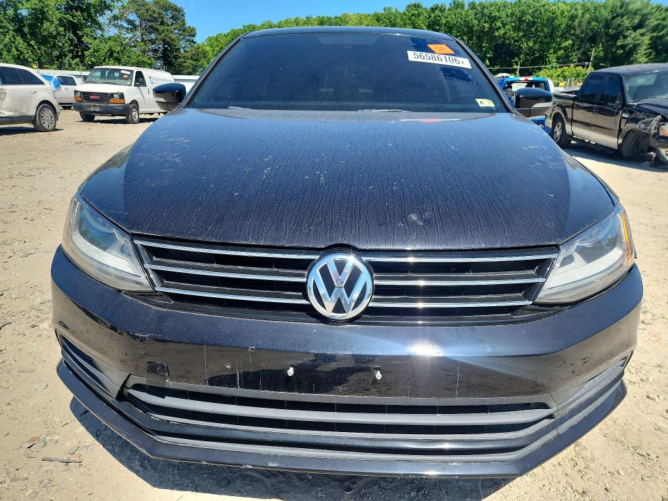 56586106 :رقم المزاد ، 3VWDB7AJ6HM311112 vin ، 2017 Volkswagen Jetta مزاد بيع