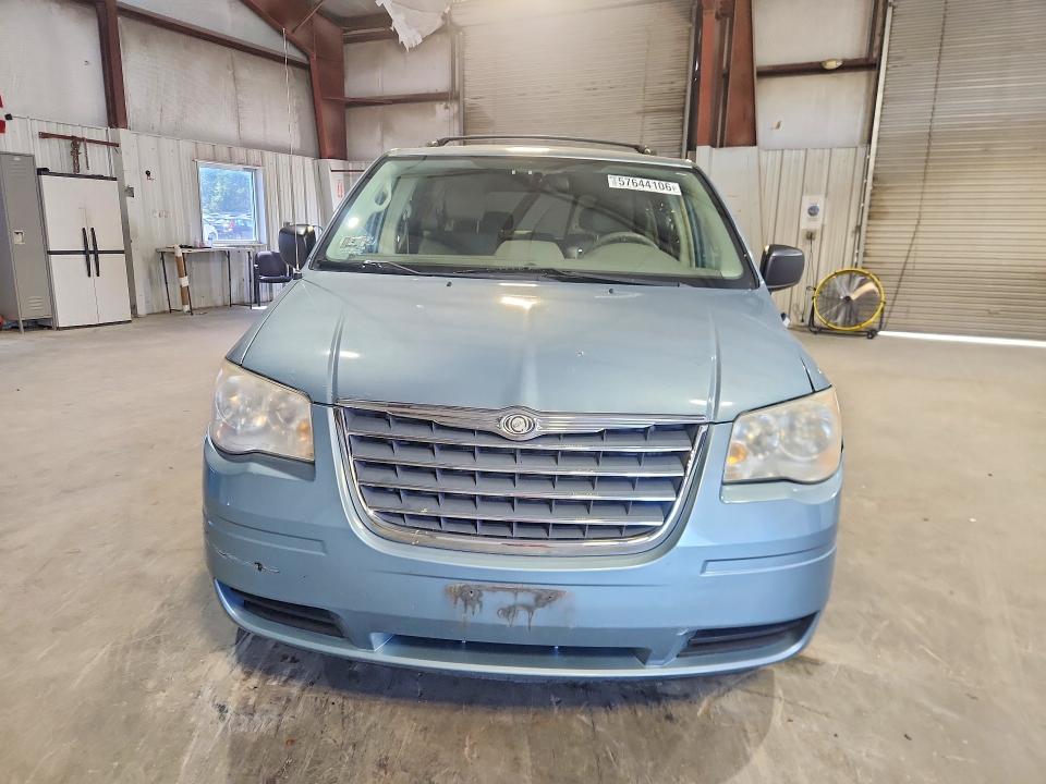 Продажа на аукционе авто 2010 Chrysler Town & Country, vin: 2A4RR4DE4AR137261, номер лота: 57644106