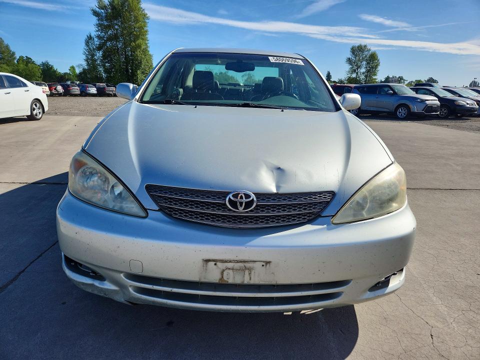 58069596 :رقم المزاد ، JTDBF30K420055841 vin ، 2002 Toyota Camry مزاد بيع