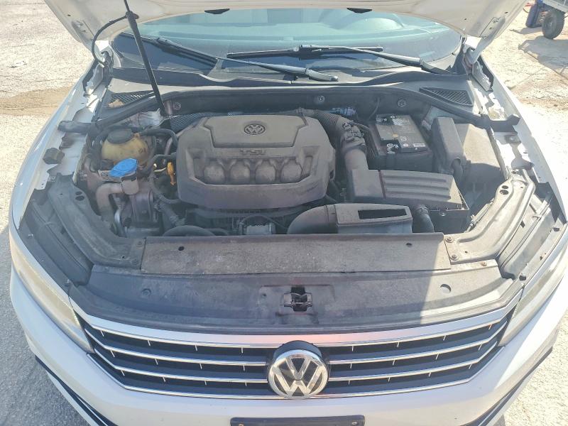 58774156 :رقم المزاد ، 1VWBA7A34JC046774 vin ، 2018 Volkswagen Passat مزاد بيع