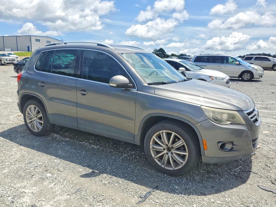 2009 Volkswagen Tiguan მანქანა იყიდება აუქციონზე, vin: WVGAV75N69W525945, აუქციონის ნომერი: 58063966
