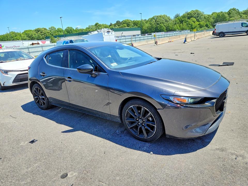 56605596 :رقم المزاد ، JM1BPAKM9R1713027 vin ، 2024 Mazda 3 مزاد بيع