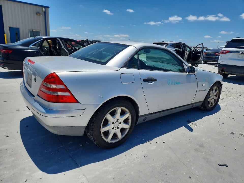 Продажа на аукционе авто 1999 Mercedes-benz Slk, vin: WDBKK47F3XF127819, номер лота: 57579426