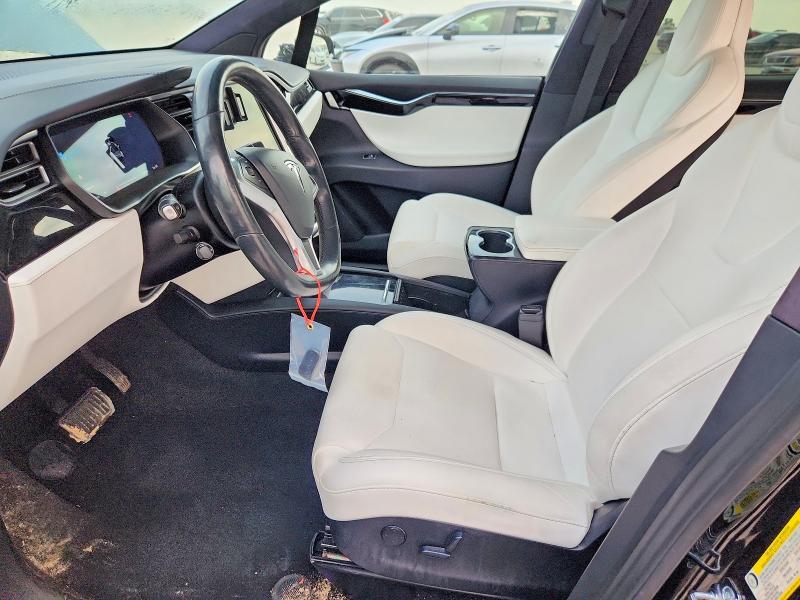 58758466 :رقم المزاد ، 5YJXCAE28JF092046 vin ، 2018 Tesla Model X مزاد بيع