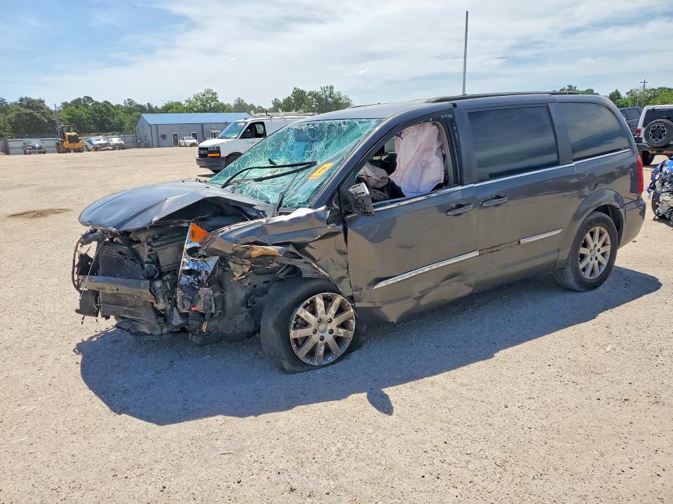 Auction sale of the 2015 Chrysler Town & Country, vin: 2C4RC1BG1FR694128, lot number: 55843066