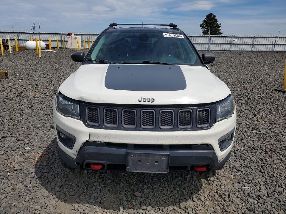 57573856 :رقم المزاد ، 3C4NJDDB3JT451708 vin ، 2018 Jeep Compass مزاد بيع