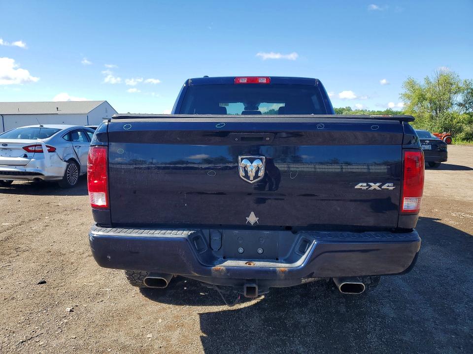 57174446 :رقم المزاد ، 1C6RR7KG2JS277469 vin ، 2018 Ram 1500 مزاد بيع