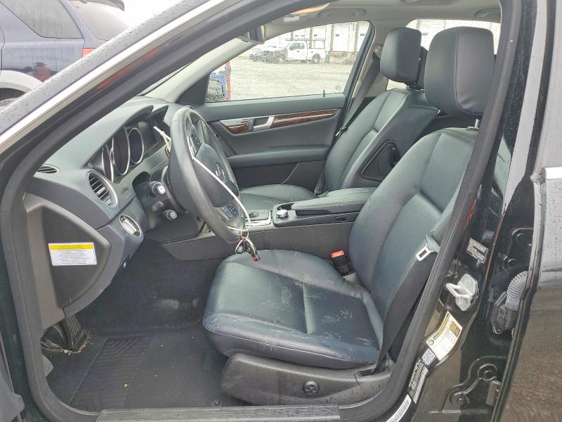 2013 Mercedes-benz C მანქანა იყიდება აუქციონზე, vin: WDDGF8AB5DR244732, აუქციონის ნომერი: 56498186