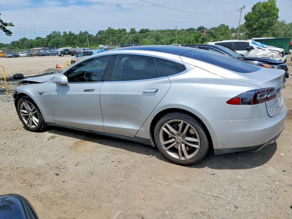 2014 Tesla Model S მანქანა იყიდება აუქციონზე, vin: 5YJSA1H10EFP53321, აუქციონის ნომერი: 57736336