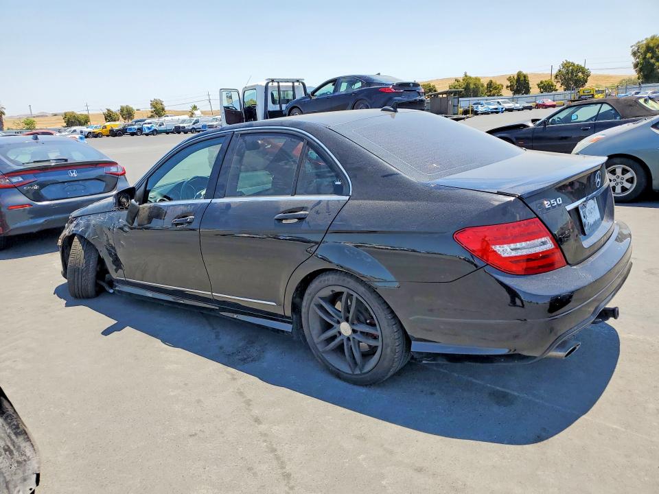 Продажа на аукционе авто 2013 Mercedes-benz C, vin: WDDGF4HB8DR279831, номер лота: 58095716