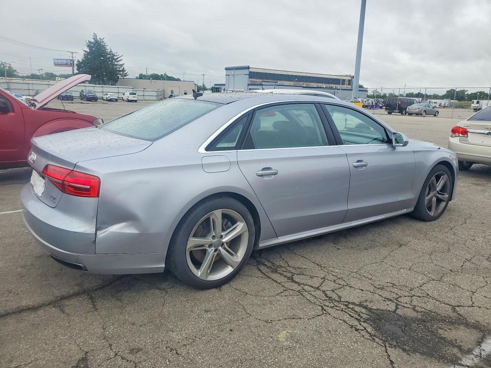 56944886 :رقم المزاد ، WAU44AFD0JN000149 vin ، 2018 Audi A8 مزاد بيع