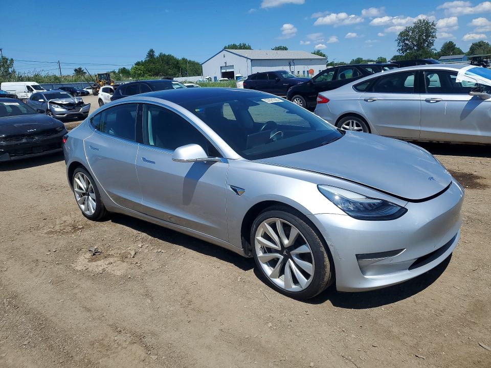 Продажа на аукционе авто 2018 Tesla Model 3, vin: 5YJ3E1EB5JF087654, номер лота: 57821036