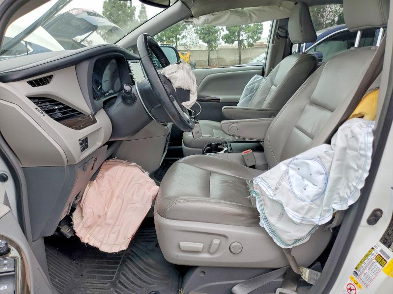 58772036 :رقم المزاد ، 5TDYZ3DC2KS966431 vin ، 2019 Toyota Sienna مزاد بيع