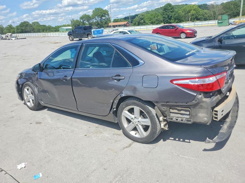 58130186 :رقم المزاد ، 4T1BF1FK7FU087205 vin ، 2015 Toyota Camry مزاد بيع