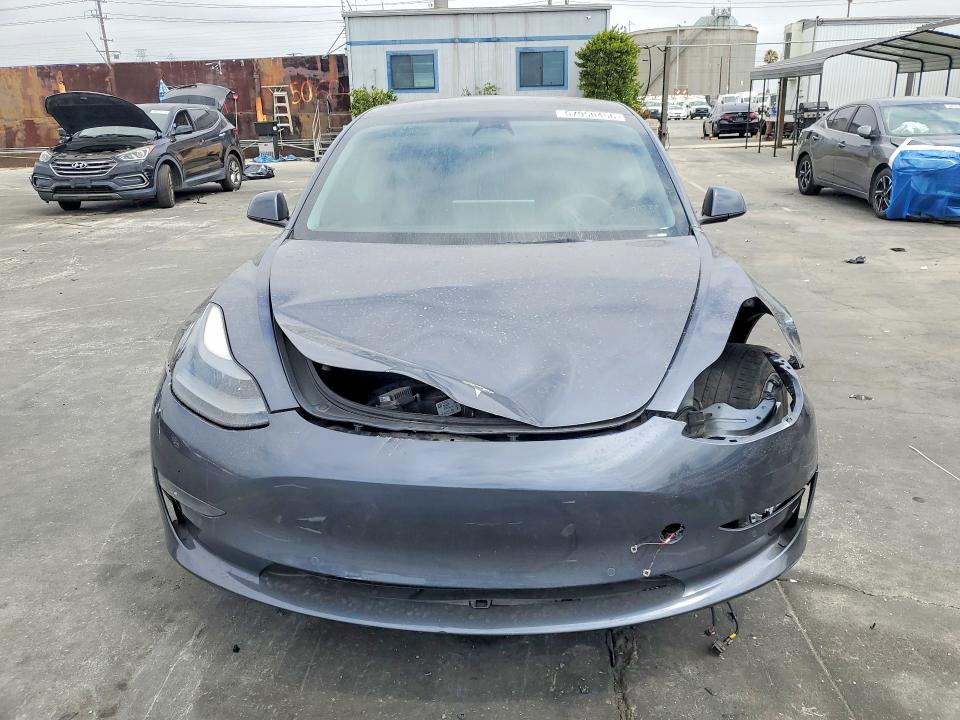 57950456 :رقم المزاد ، 5YJ3E1EB9NF360410 vin ، 2022 Tesla Model 3 مزاد بيع
