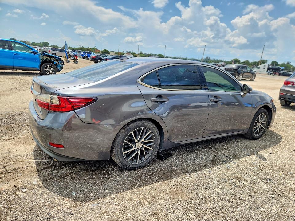 57811676 :رقم المزاد ، 58ABK1GG4HU050288 vin ، 2017 Lexus Es مزاد بيع