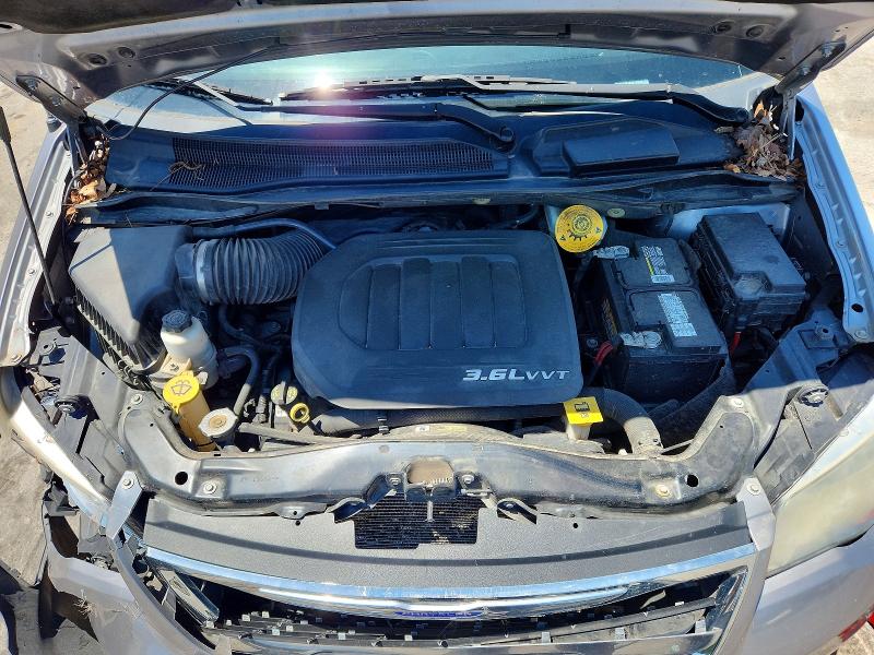 57692346 :رقم المزاد ، 2C4RC1BGXGR212774 vin ، 2016 Chrysler Town & Country مزاد بيع