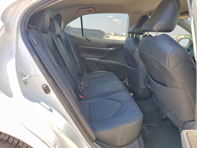 57590886 :رقم المزاد ، 4T1G11AK3NU667626 vin ، 2022 Toyota Camry مزاد بيع