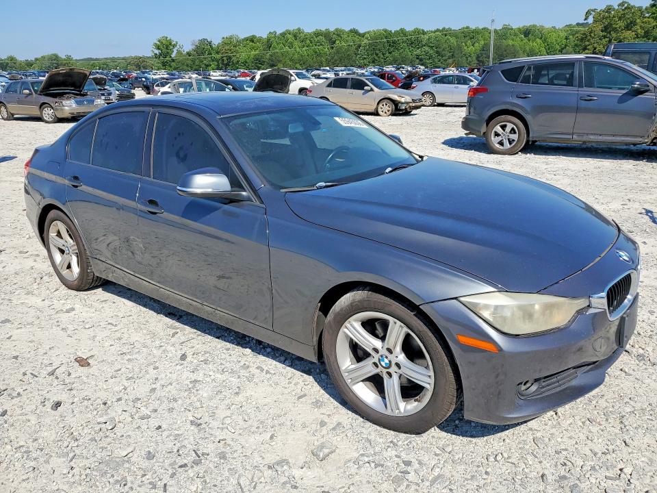 55945036 :رقم المزاد ، WBA3B1C5XDK129276 vin ، 2013 Bmw 320 مزاد بيع