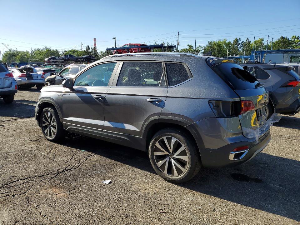 56312066 :رقم المزاد ، 3VVWX7B24NM026670 vin ، 2022 Volkswagen Taos مزاد بيع