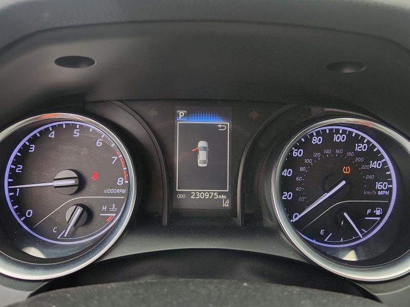 55356606 :رقم المزاد ، 4T1B11HK8JU601647 vin ، 2018 Toyota Camry مزاد بيع